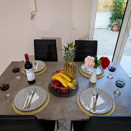 Apartment 25