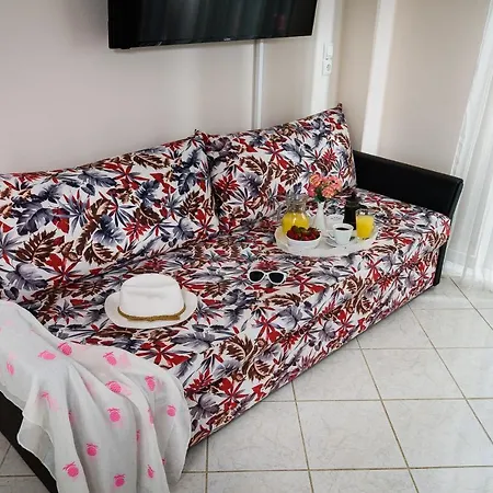 Apartment 25