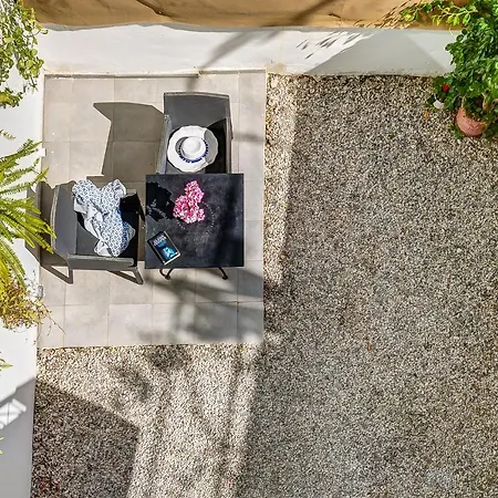 25 Apartment