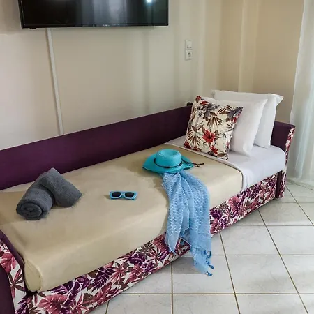25 Apartment *