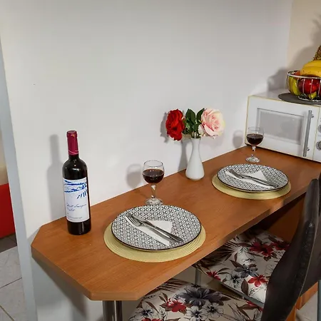 Apartment 25