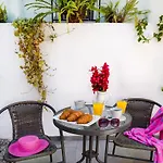 25 * Chania (Crete)